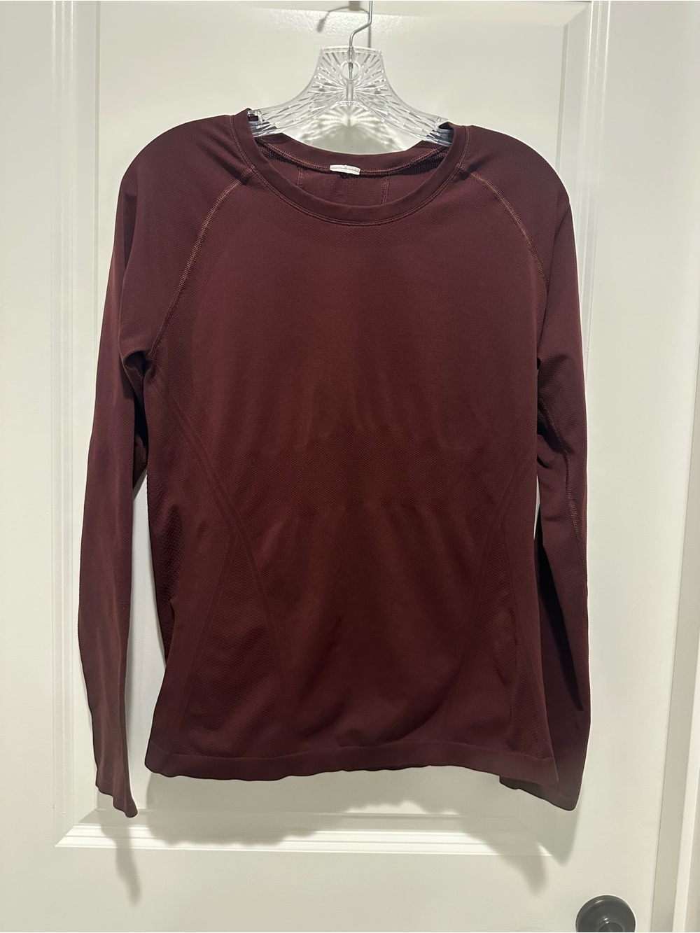 Athleta momentum seamless top; Maroon Long Sleeve Crew Pullover